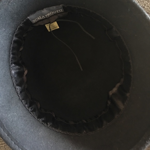 SCALA PRONTO 100% Wool Hat, w/gold Design - Picture 5 of 6